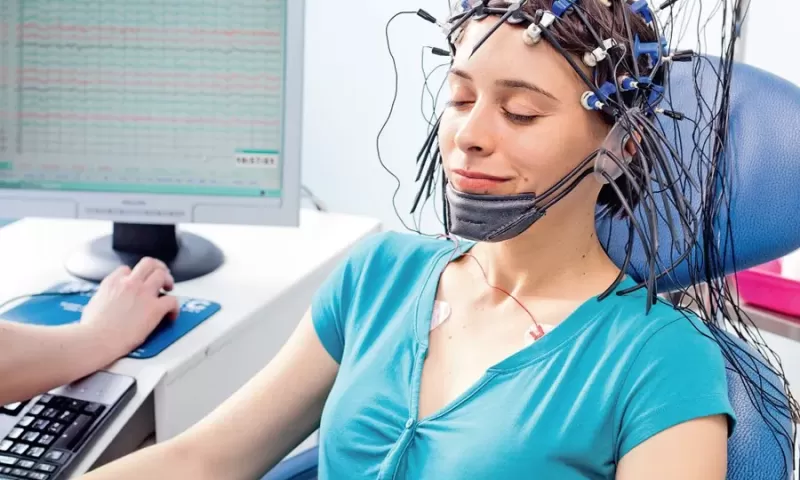 EEG (Elektroensefalografi) nedir? Hangi hasta gruplarına EEG çekilir?