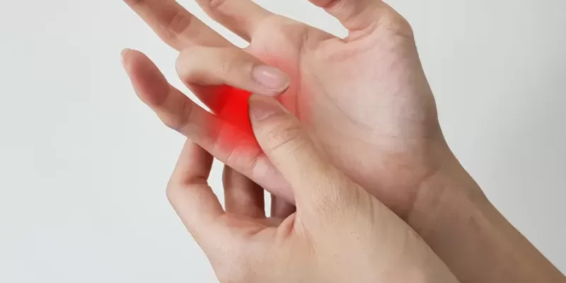 Tetik Parmak Sendromu Nedir? Nasıl Tedavi Edilir?